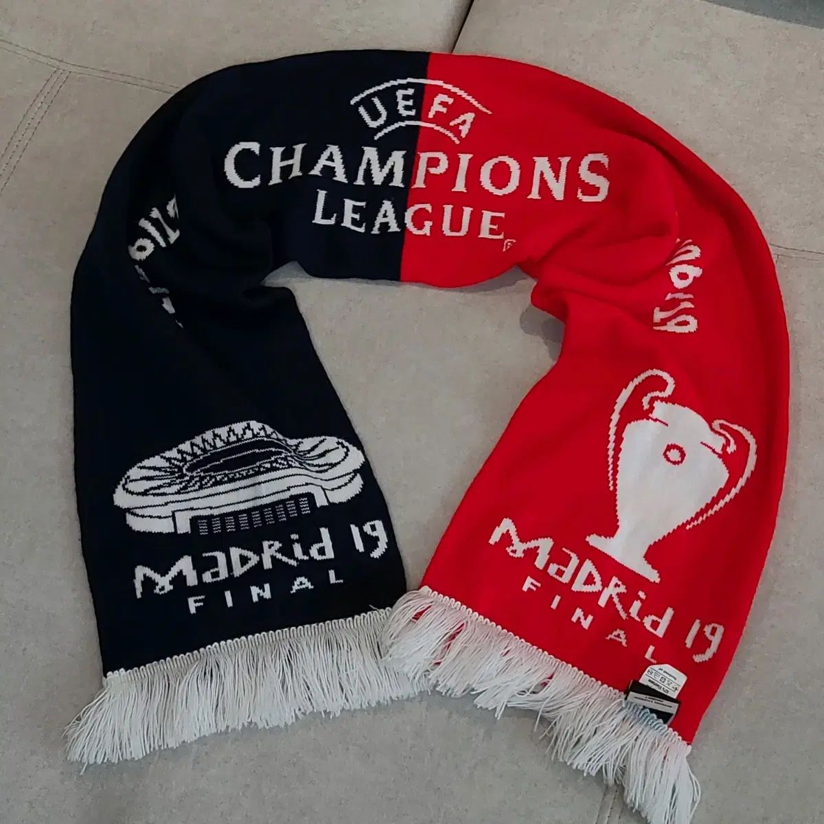 リヴァプール トッテナム チャンピオンズリーグ サッカー マフラー