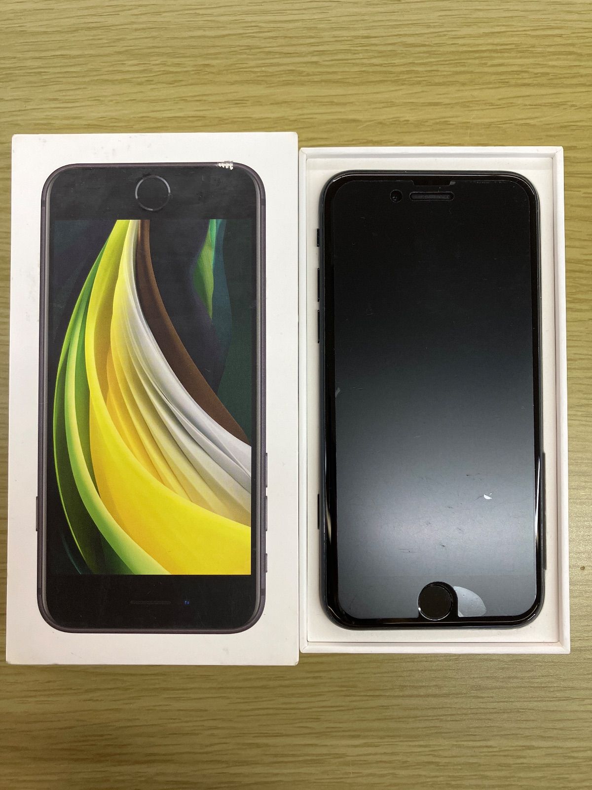 64 GB iPhone SE第3世代