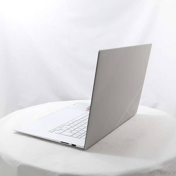 〔 〕 Zenbook S 16 スカンジナビアンホワイト 344