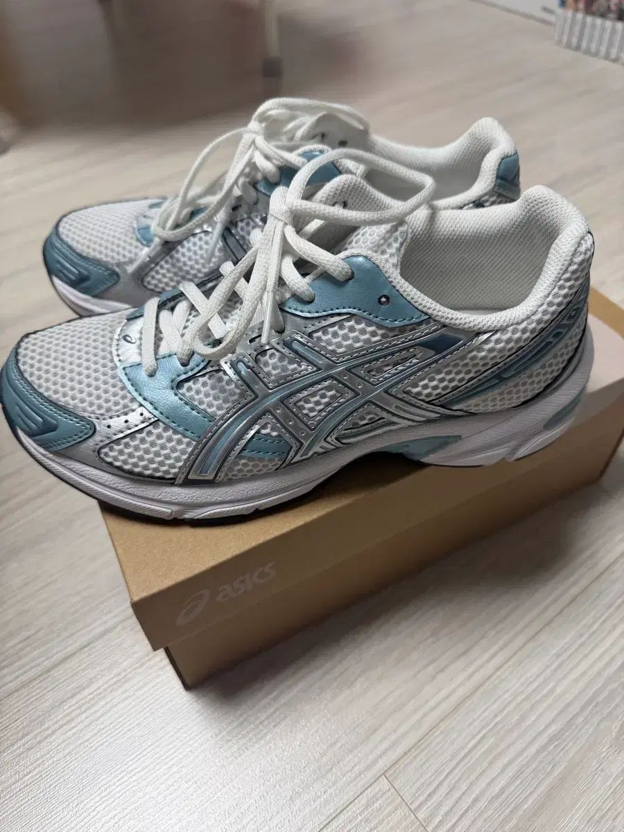 アシックス ゲル 1130 ホワイト シャーク スキン 235