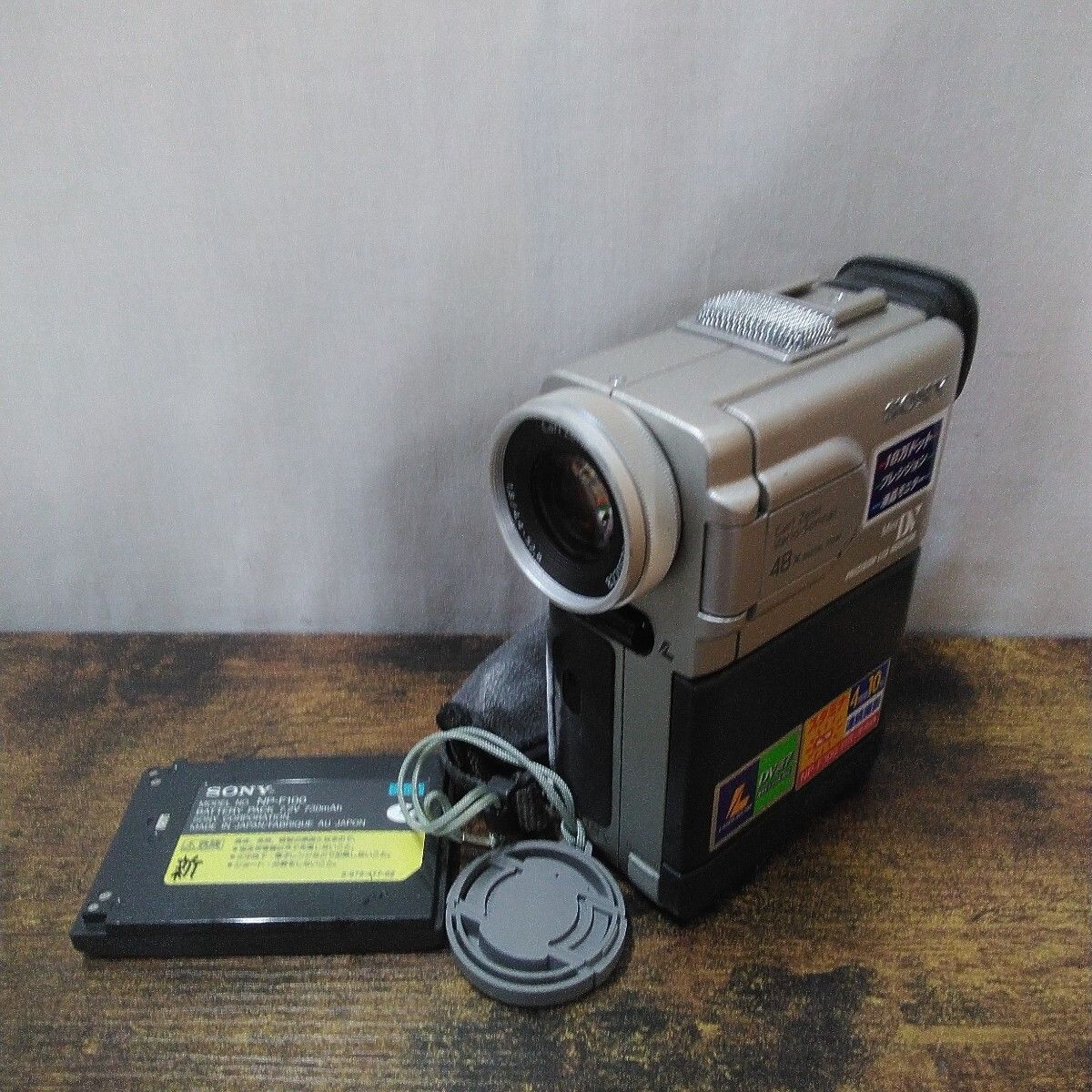 【完品・ジャンク品】SONY ハンディカム DCR−PC1000 3CMOS 完品・ジャンク品】SONY ハンディカム DCR−PC1000 3CMOS 完品