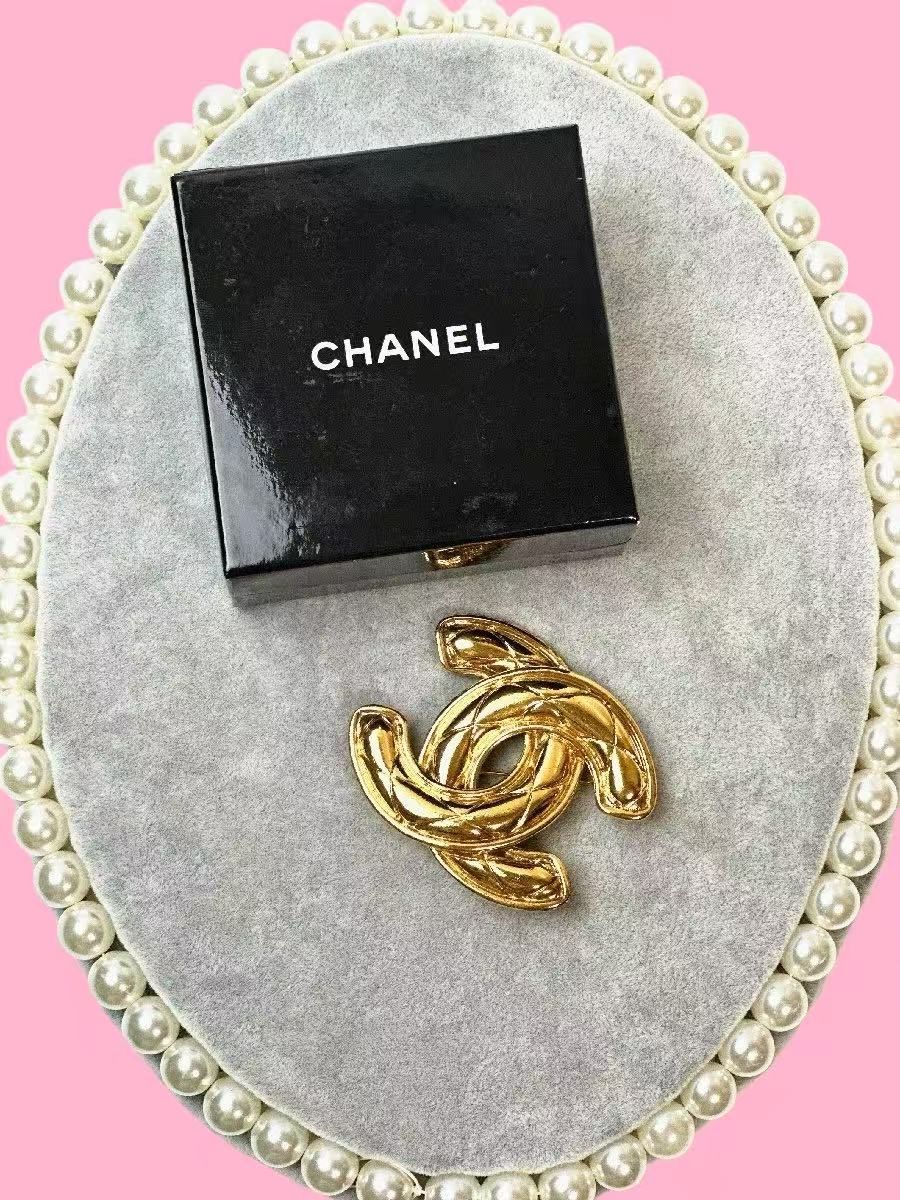 本物！シャネル　ヴィンテージ　ブローチ シャネル ブローチ GP ヴィンテージ｜ブランド買取なら「ブランドファン」