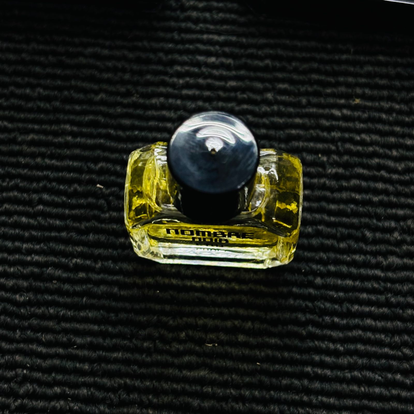  NOMBRE NOIR ノンブルノワール オードパルファム 試用品 香水 き 資生堂取扱 フランス製 香水(ユニセックス) 香水