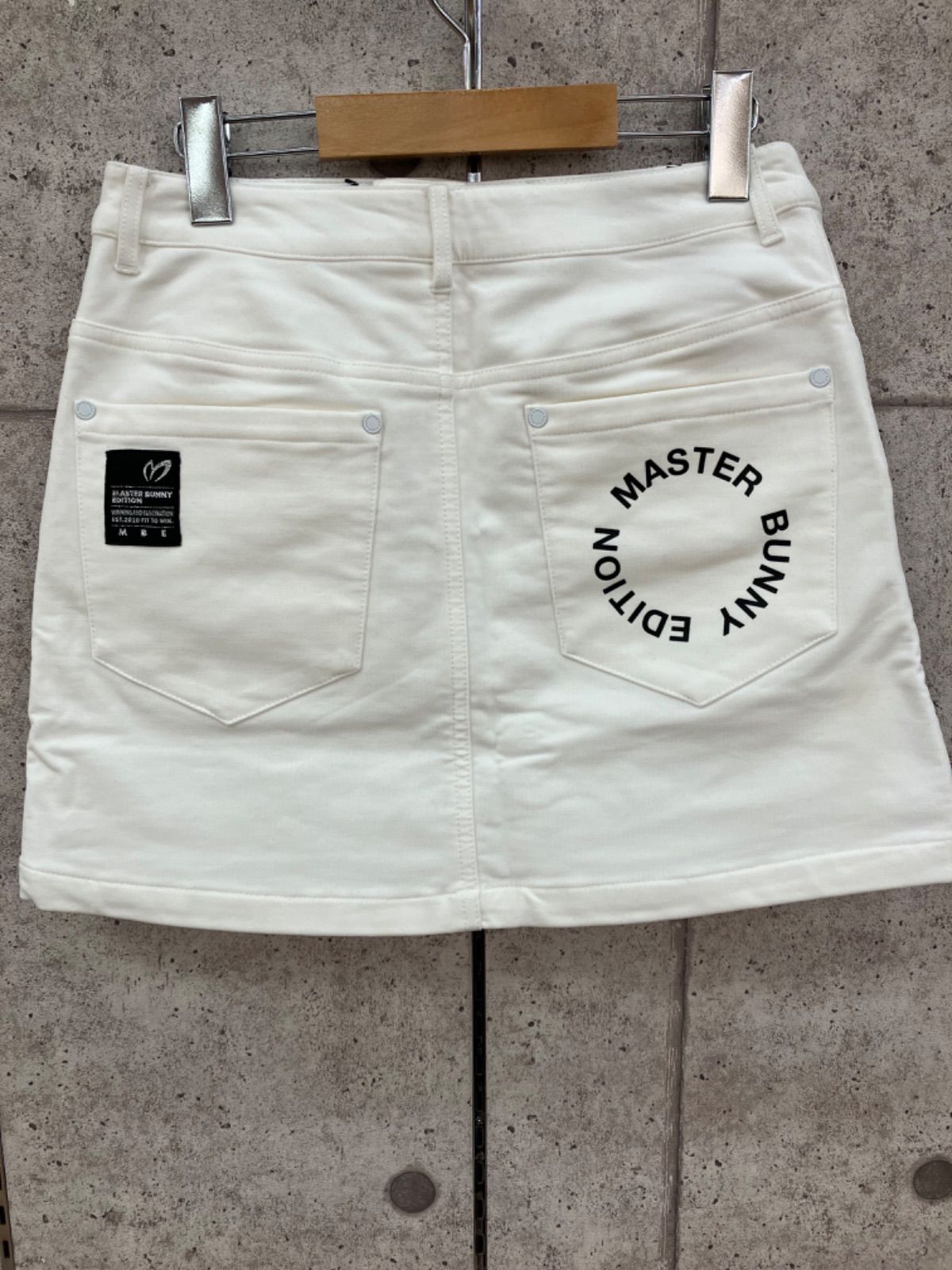 GF 1 マスターバニーエディション MASTER BUNNY EDITION ゴルフウェア スカート ストレッチ有り 裏起毛 白 ホワイト Mサイズ相当 スカート レディースウェア ゴルフ