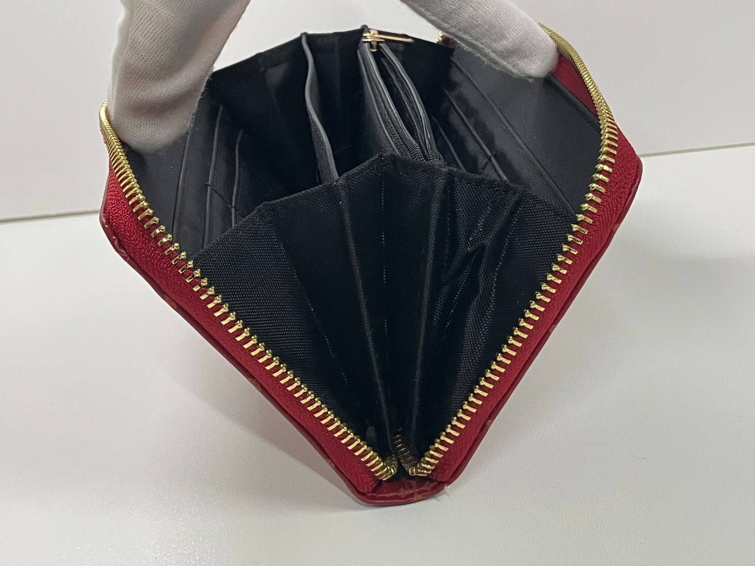 ラシット RUSSET 長財布 ウォレット 総柄 ラウンドファスナー 赤