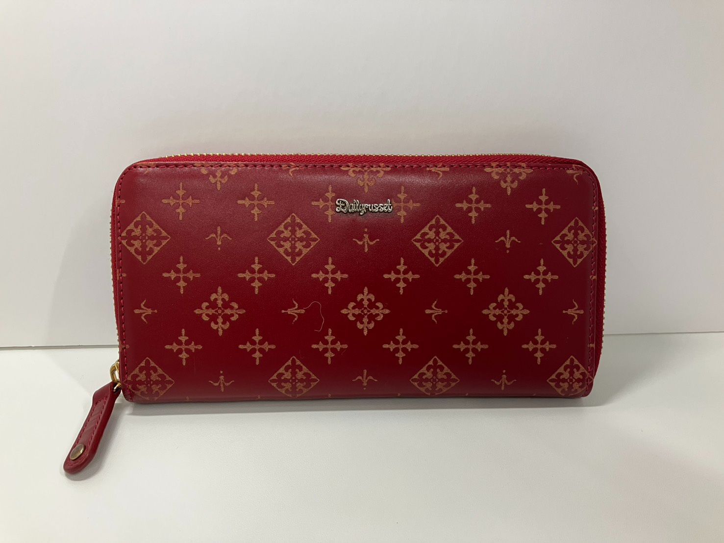 【値下げします！】russet ラシット ワインレッド　長財布【美品】 ラシット RUSSET 長財布 ウォレット 総柄 ラウンドファスナー 赤