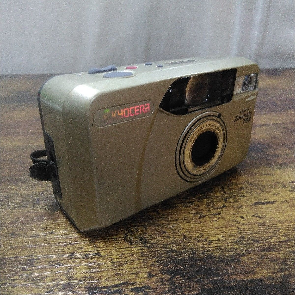 ヤシカ コンパクトカメラ 「Zoomate 70Z (現状品)」名前あり。ジャンク