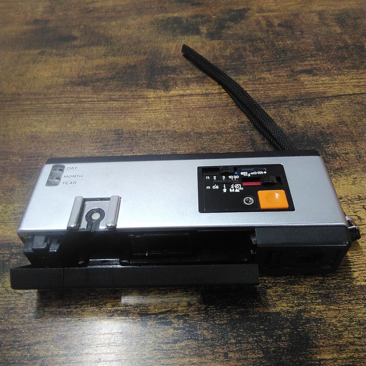 昭和レトロ キャノン ポケットカメラ 「Canon 110ED (現状品)」ケース