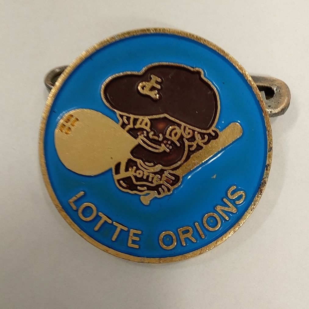 ロッテオリオンズ バッジ タケミ刻印 あり レトロ 野球グッズ