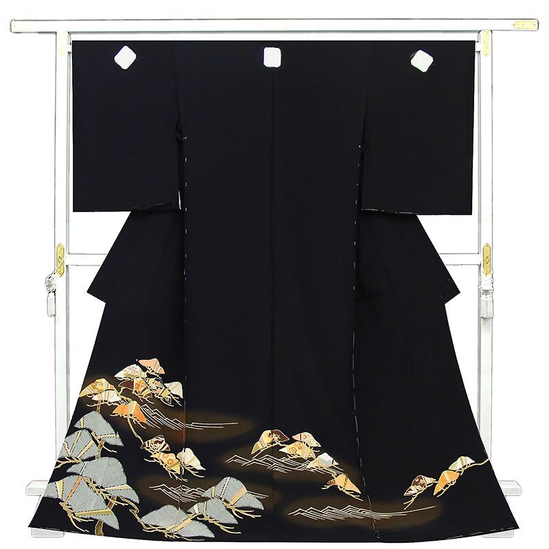 記念感謝祭 仕立無料 最 京友禅伝統工芸本加工手描き 手刺繍 本糸目鹿の子染特撰黒留袖落款入 王朝大王松春秋図