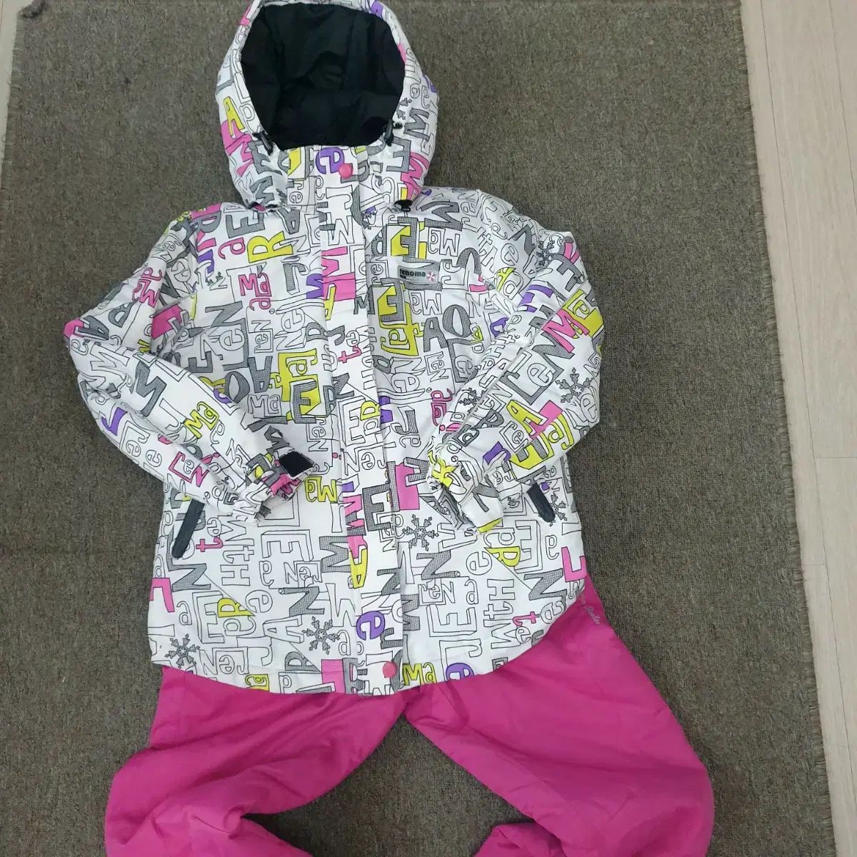 デパート 女子児童 スキースーツ セット 150 160 きれいです 状態良好で清潔です
