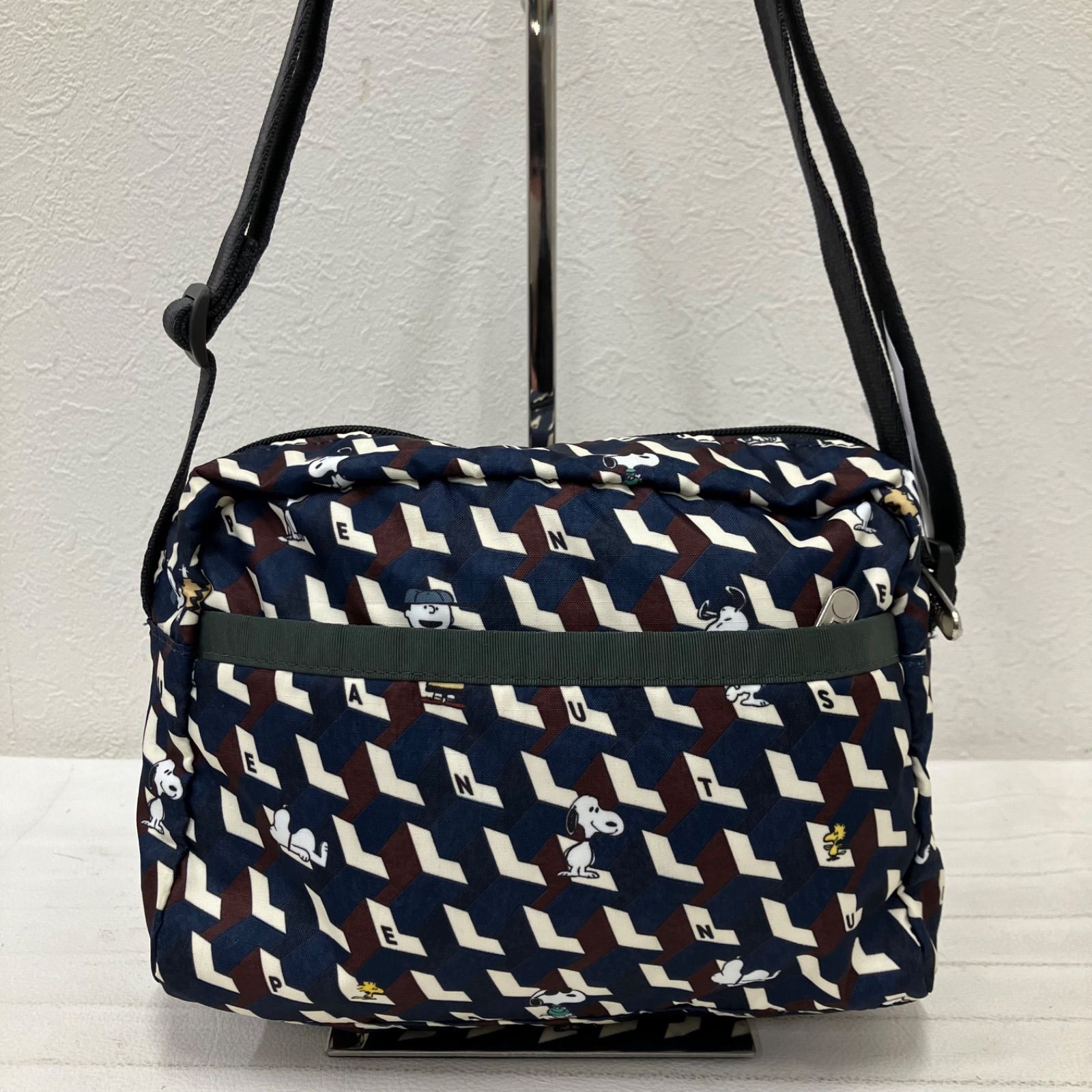 7249 LeSportsac レスポートサック ショルダーバッグ 斜めがけ 紐調節 