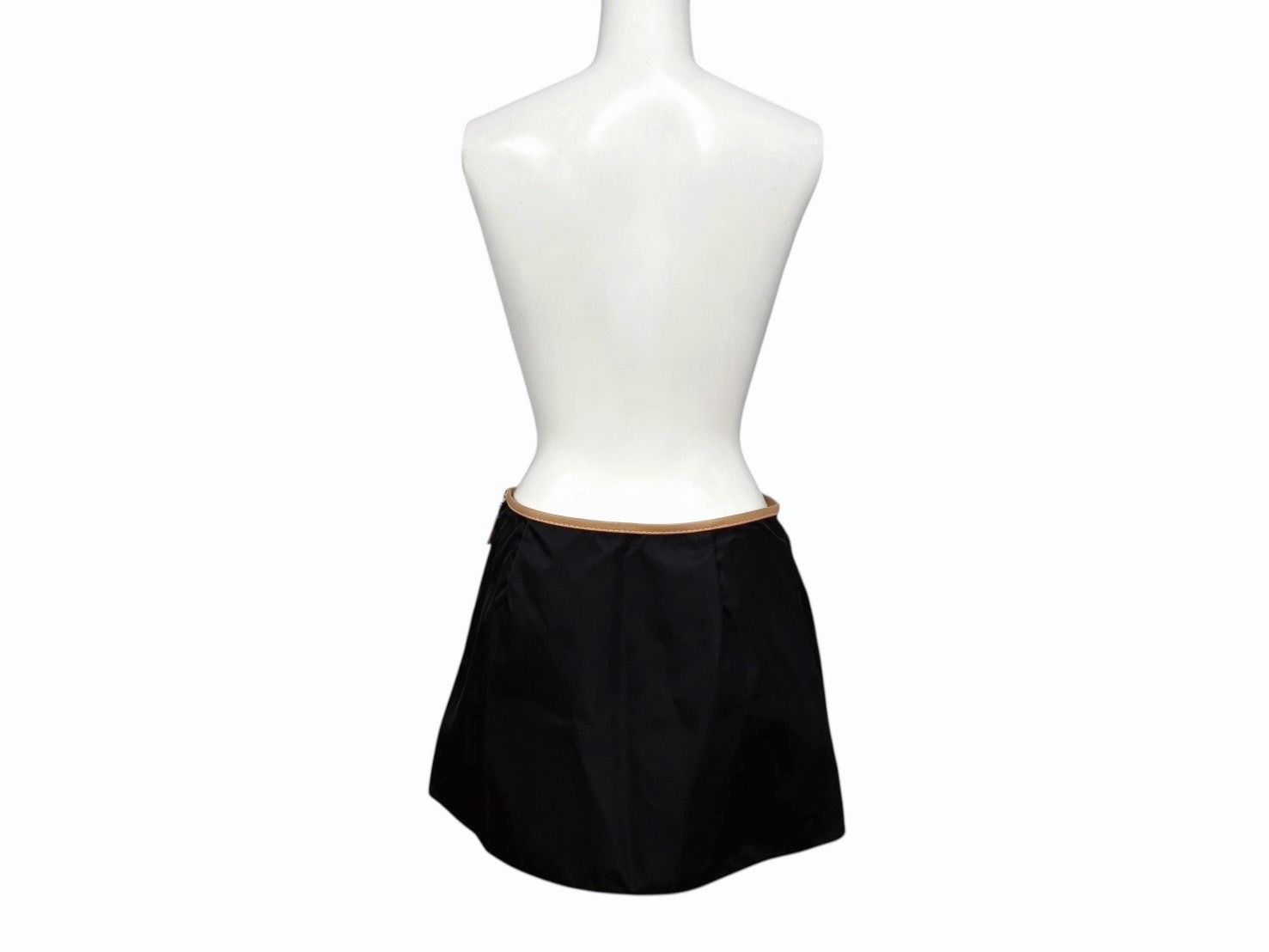 新品未使用 PRADA プラダ レザートリムミニスカート トライアングル