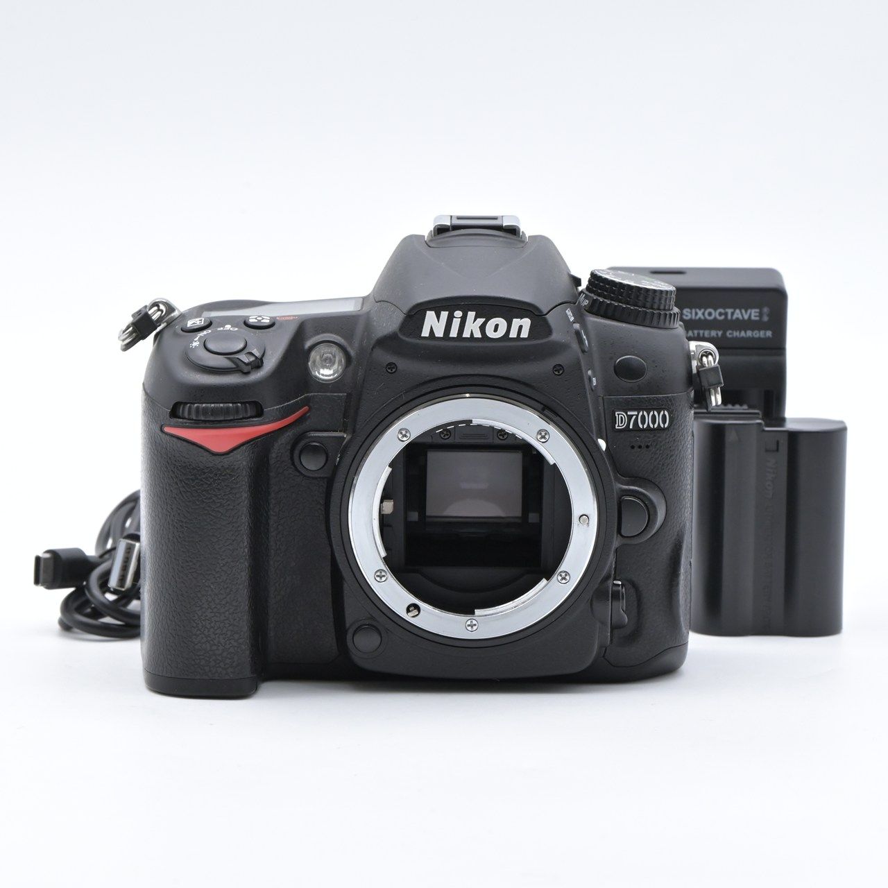 Nikon D7000 デジタル一眼レフカメラ ボティのみ　【※値下げ交渉不可】 Nikon D7000 デジタル一眼レフカメラ ボティのみ 【※値下げ交渉】 値段
