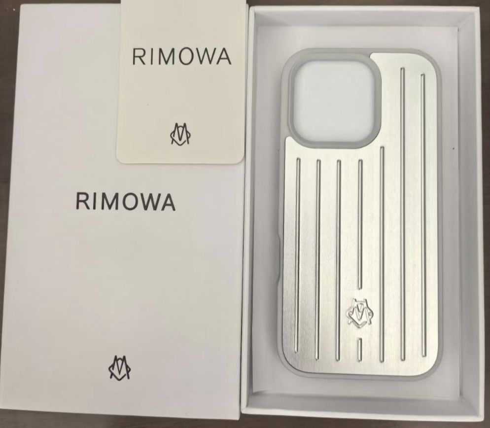 新品 RIMOWA シルバー iPhone15proケース 未使用