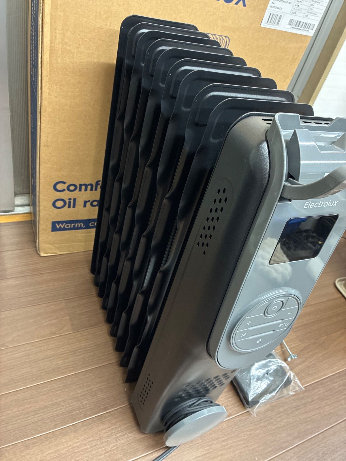 エレクトロラックス Electrolux オイルヒーター COMFORTHEAT 700