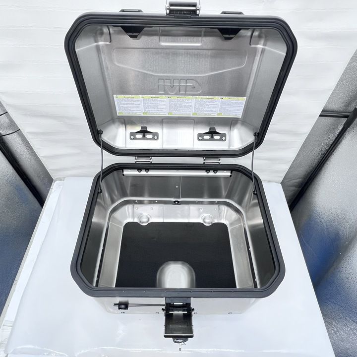 ビックリ箱 GIVI(ジビ) バイク リアボックス モノキー 46L アルミ製 TREKKER