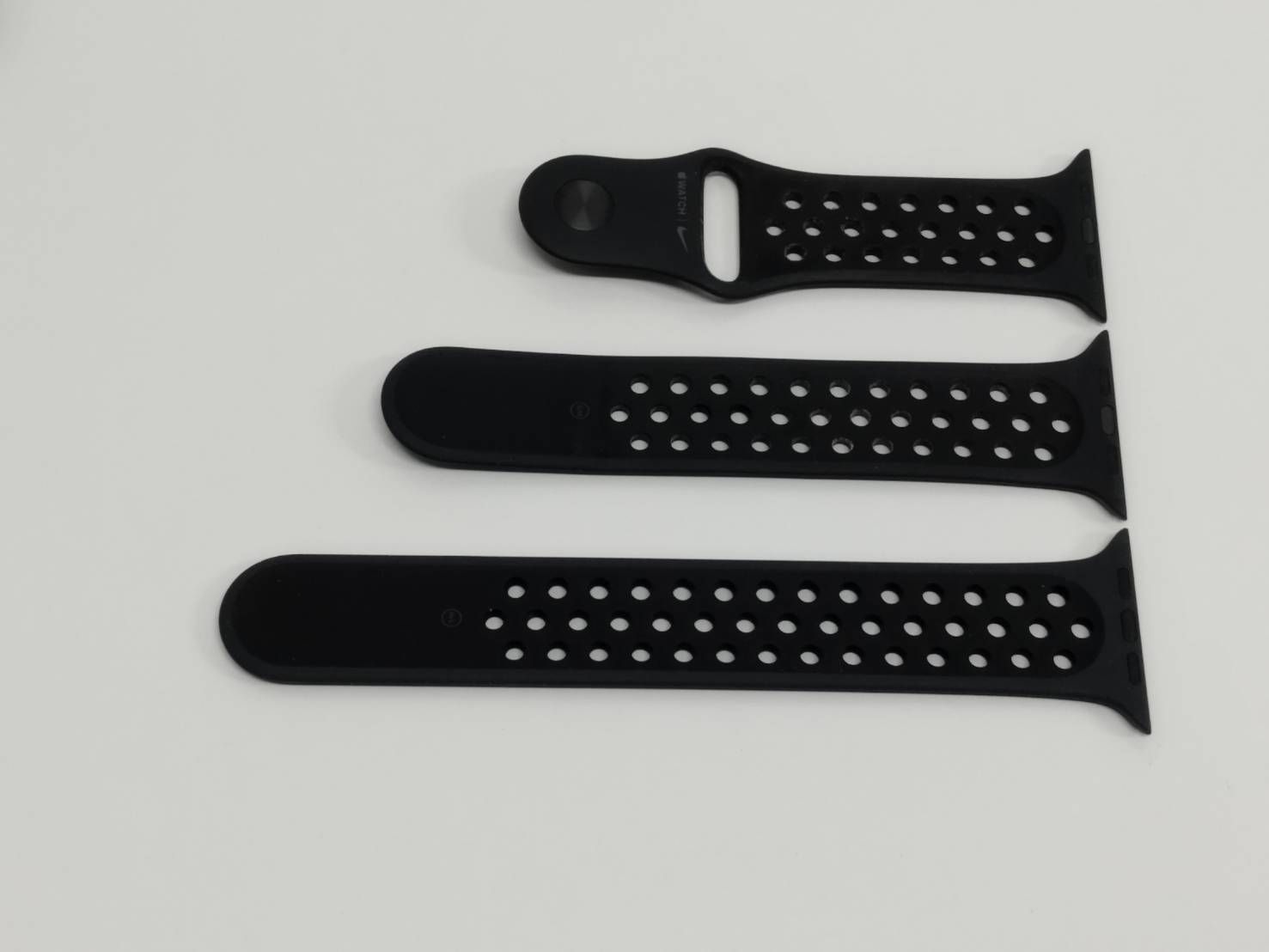 Apple Watch Nike SE 第1世代|GPS セルラー|44 mm|A 2356|スペースグレー MKT 73 J|A