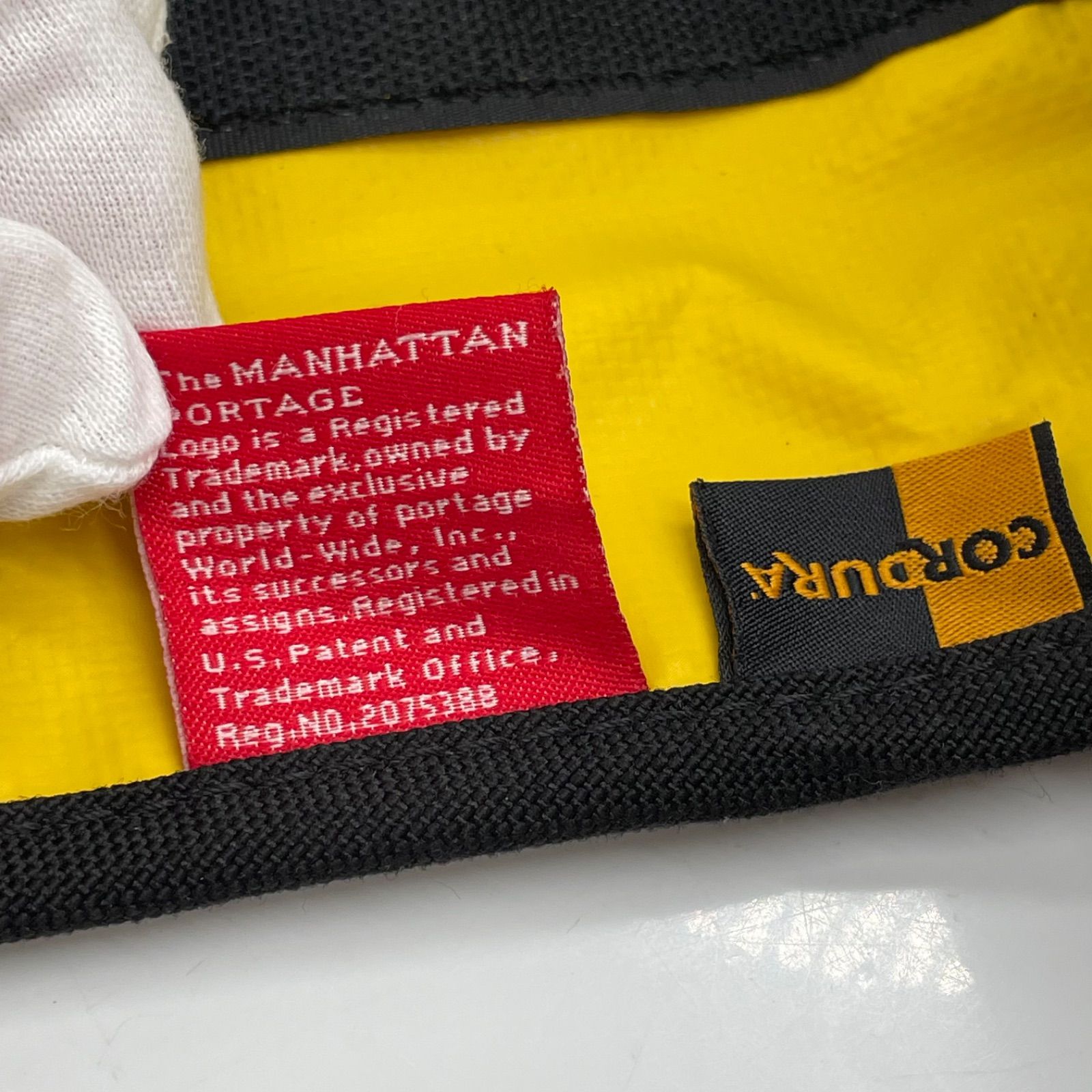 BN 7118 ManhattanPortage TOMMY ショルダーバッグ メッセンジャーバッグ ブラック イエロータグ 黄タグ ストライプシャツ 男性向け