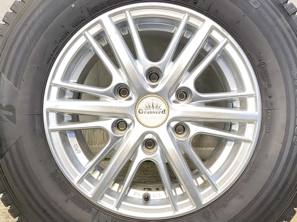 タイヤ スタッドレスタイヤ