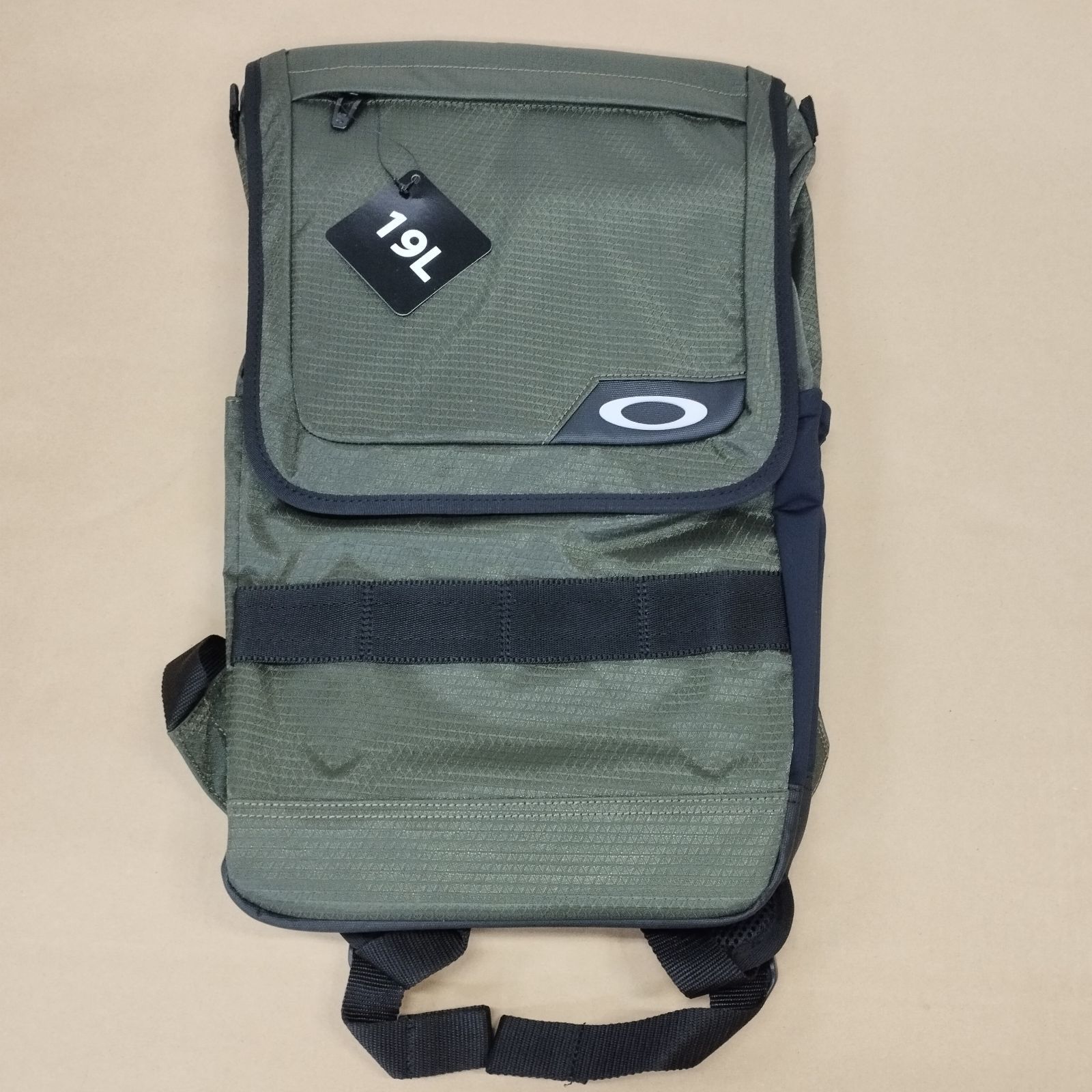 D12873】未使用品 男女兼用 オークリー ESSENTIAL DAY PACK S 2.0 