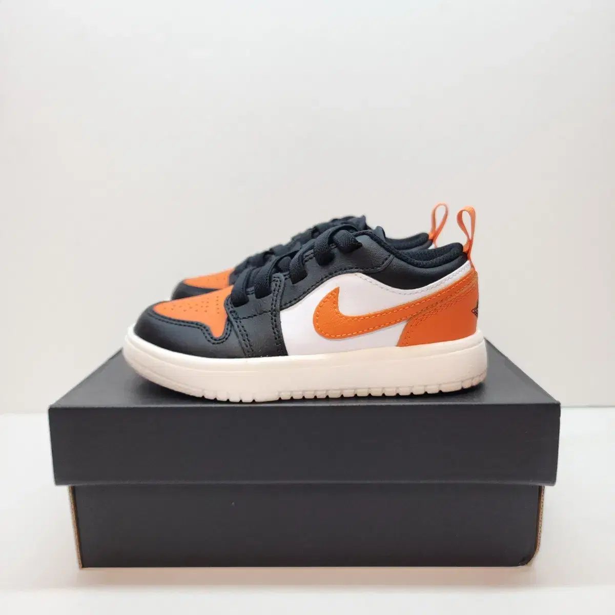 ナイキキッズ ジョーダン1