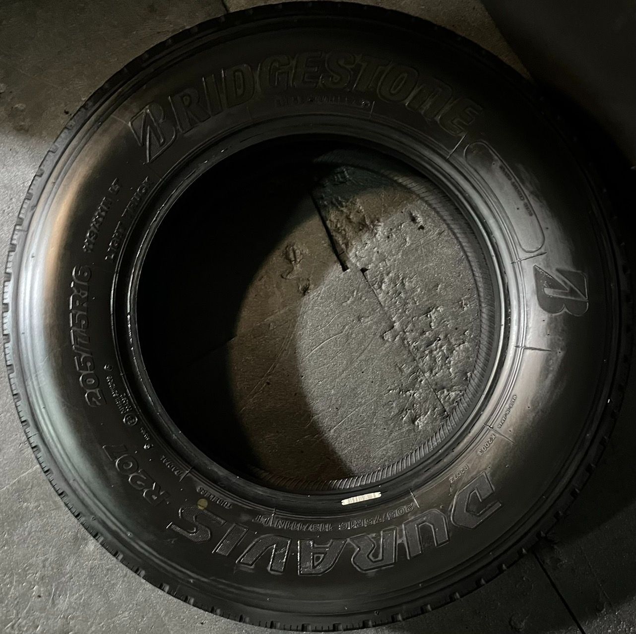  製 溝約6～8 mm ブリヂストン DURAVIS R 207 205 75 16 113 111 N LT 4本 h_857 16インチ サマータイヤ ノーマルタイヤ