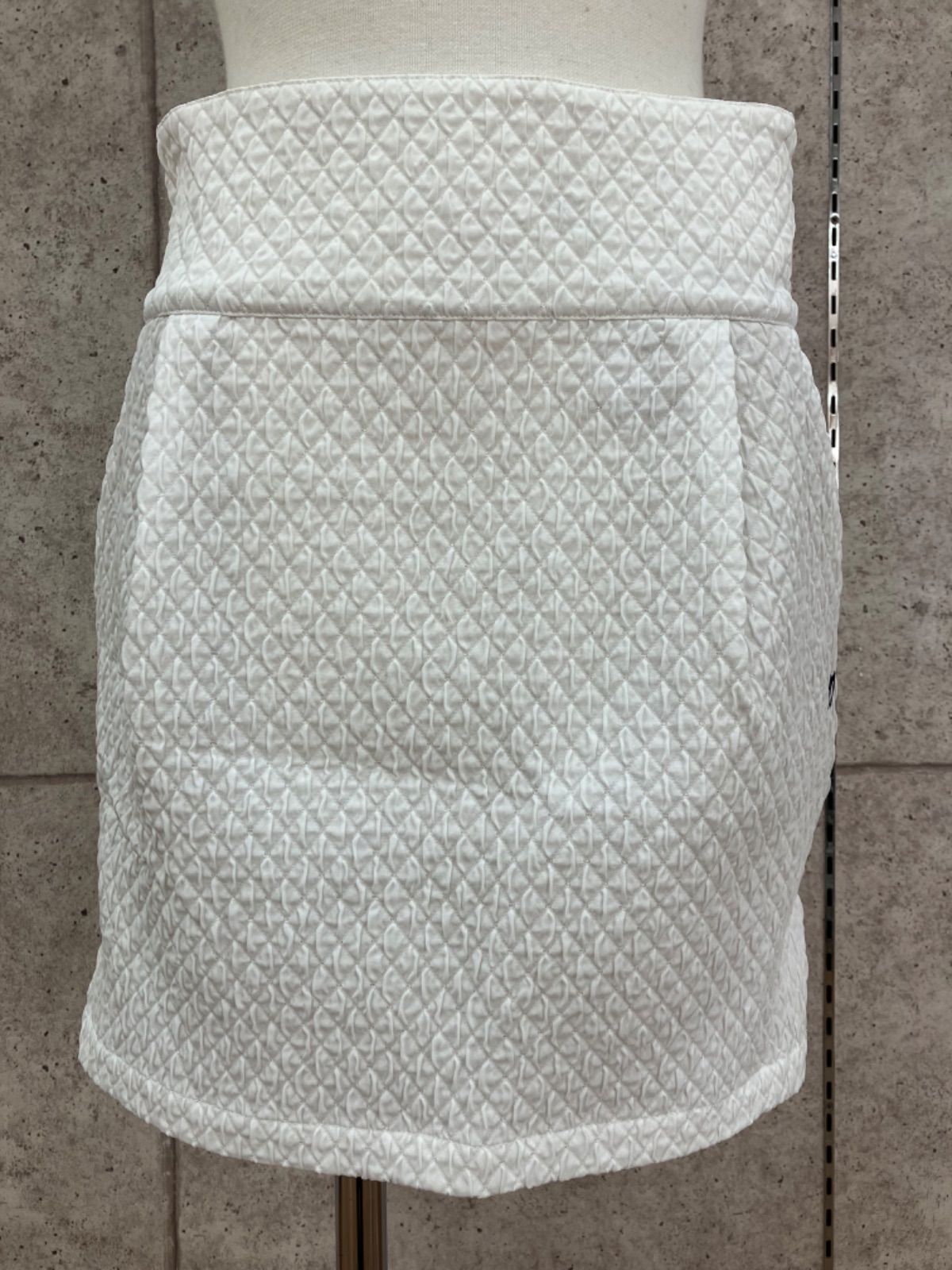 GF 1 マスターバニーエディション MASTER BUNNY EDITION ゴルフウェア スカート ラメ調 白 ホワイト Mサイズ相当