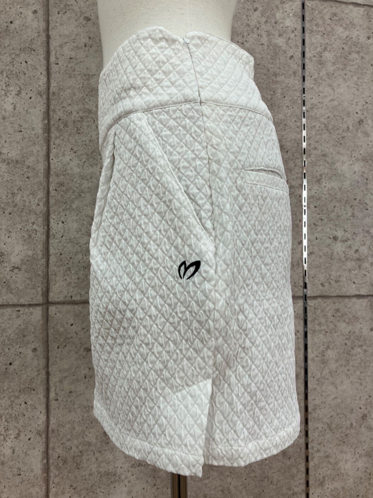 GF 1 マスターバニーエディション MASTER BUNNY EDITION ゴルフウェア スカート ラメ調 白 ホワイト Mサイズ相当