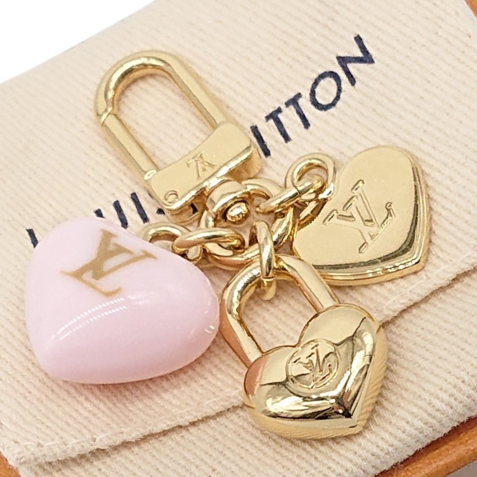 ✨現行品【極美品】LOUIS VUITTON ルイヴィトン バッグチャーム ハート