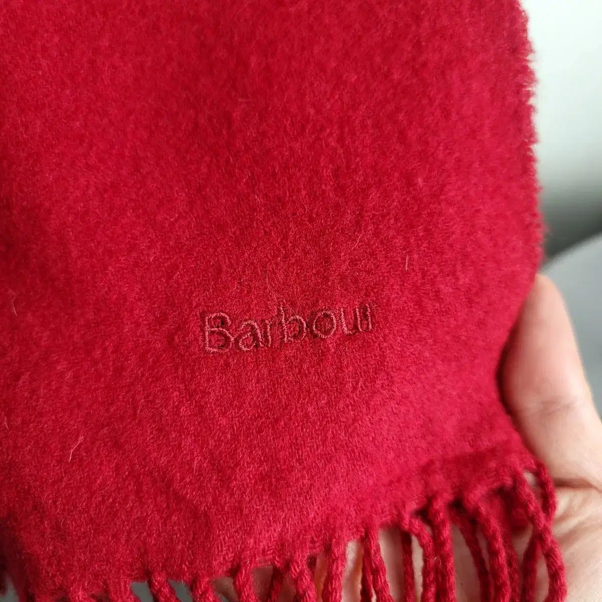 BARBOUR カシミア ウール マフラー 耳に エレガントな レッド
