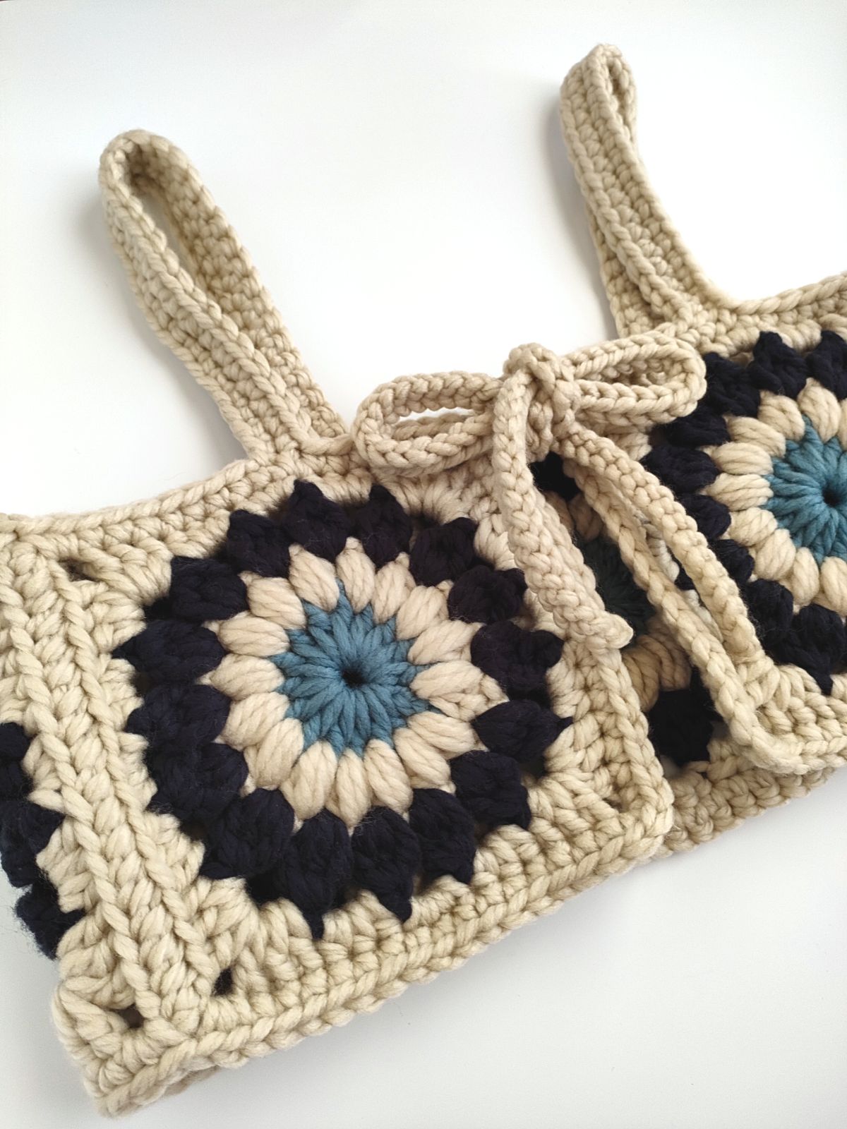 モチーフ ベージュ