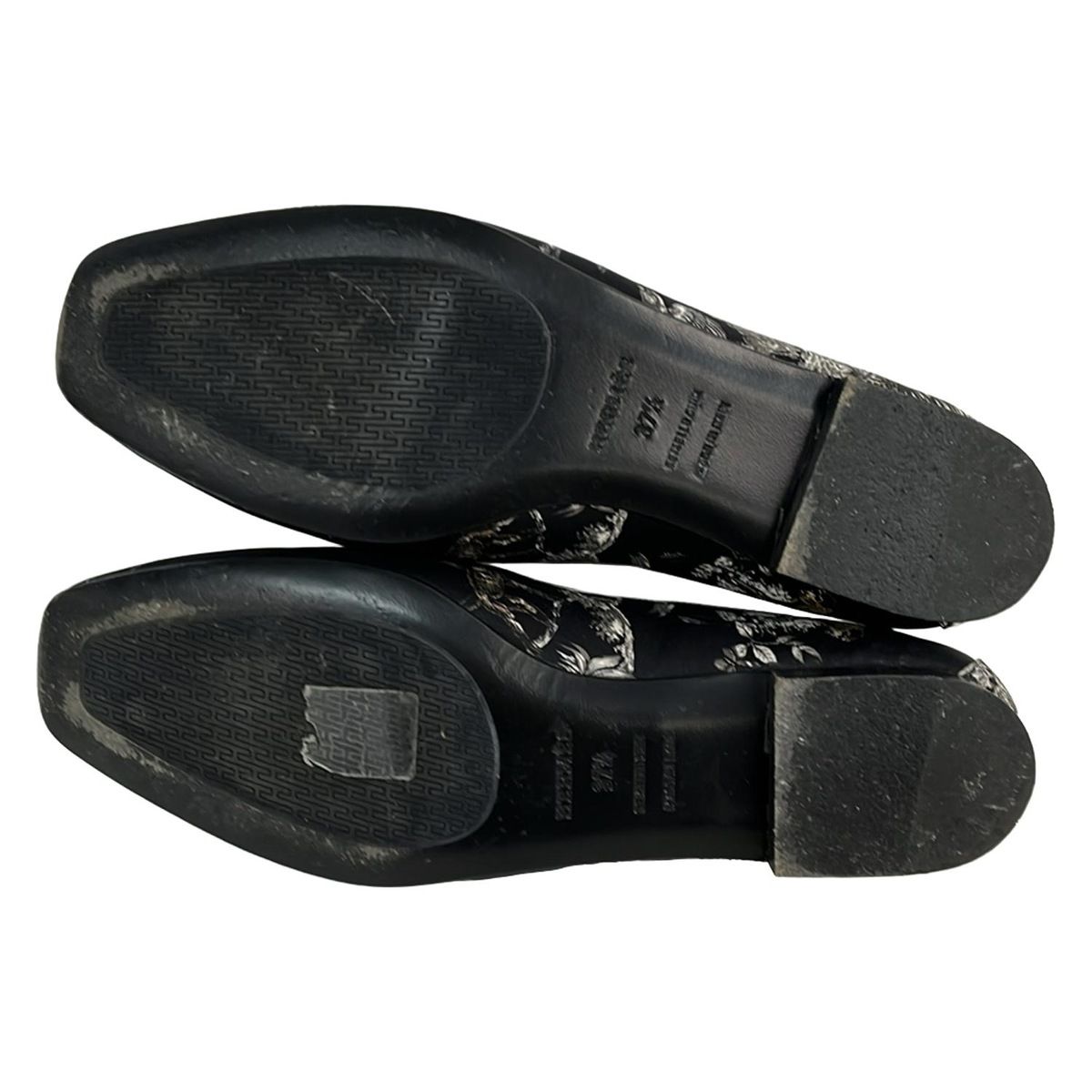 フラットシューズ