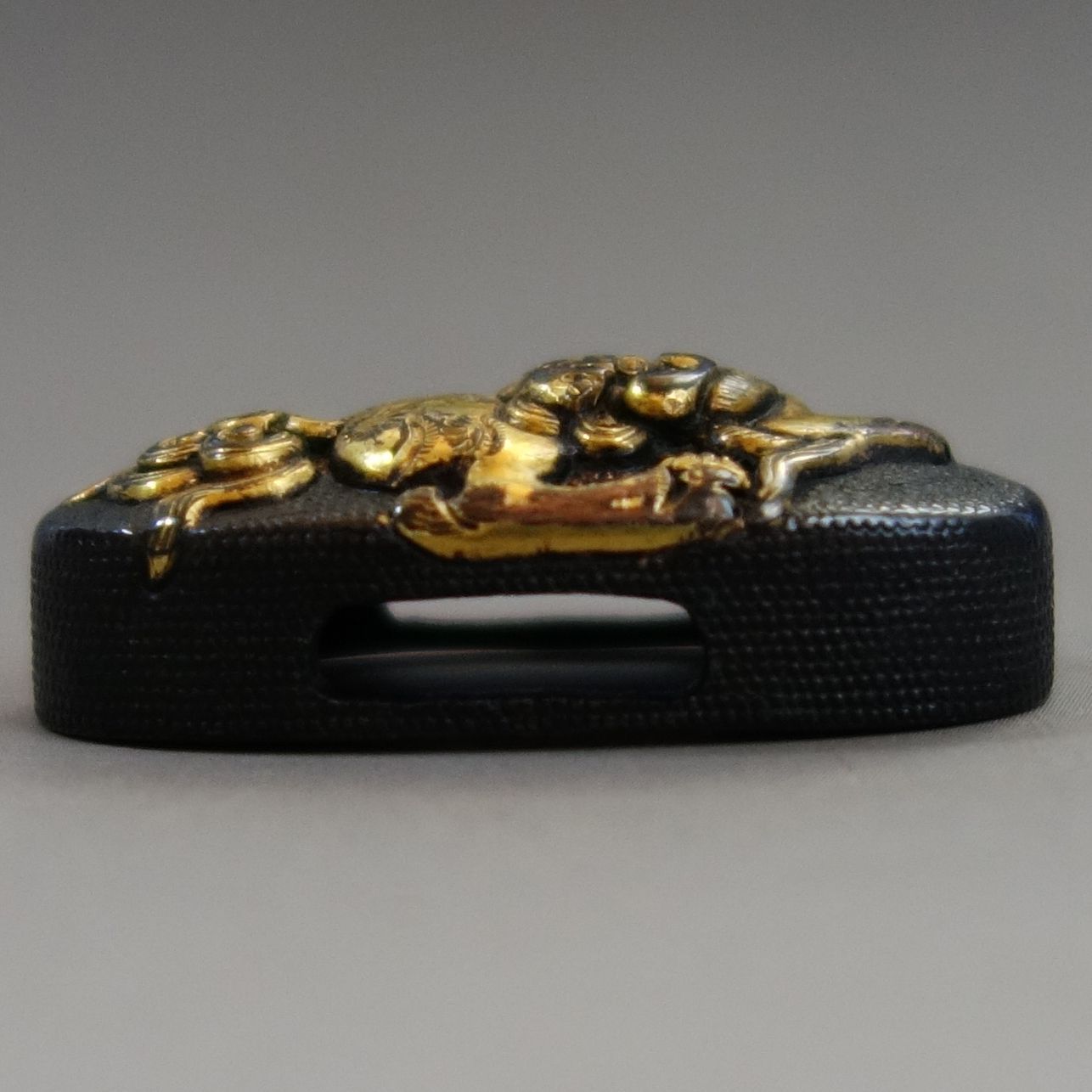 縁頭 【 赤銅魚々子地 獅子図縁頭 】(箱付き) 日本刀 刀装具 鐔 鍔