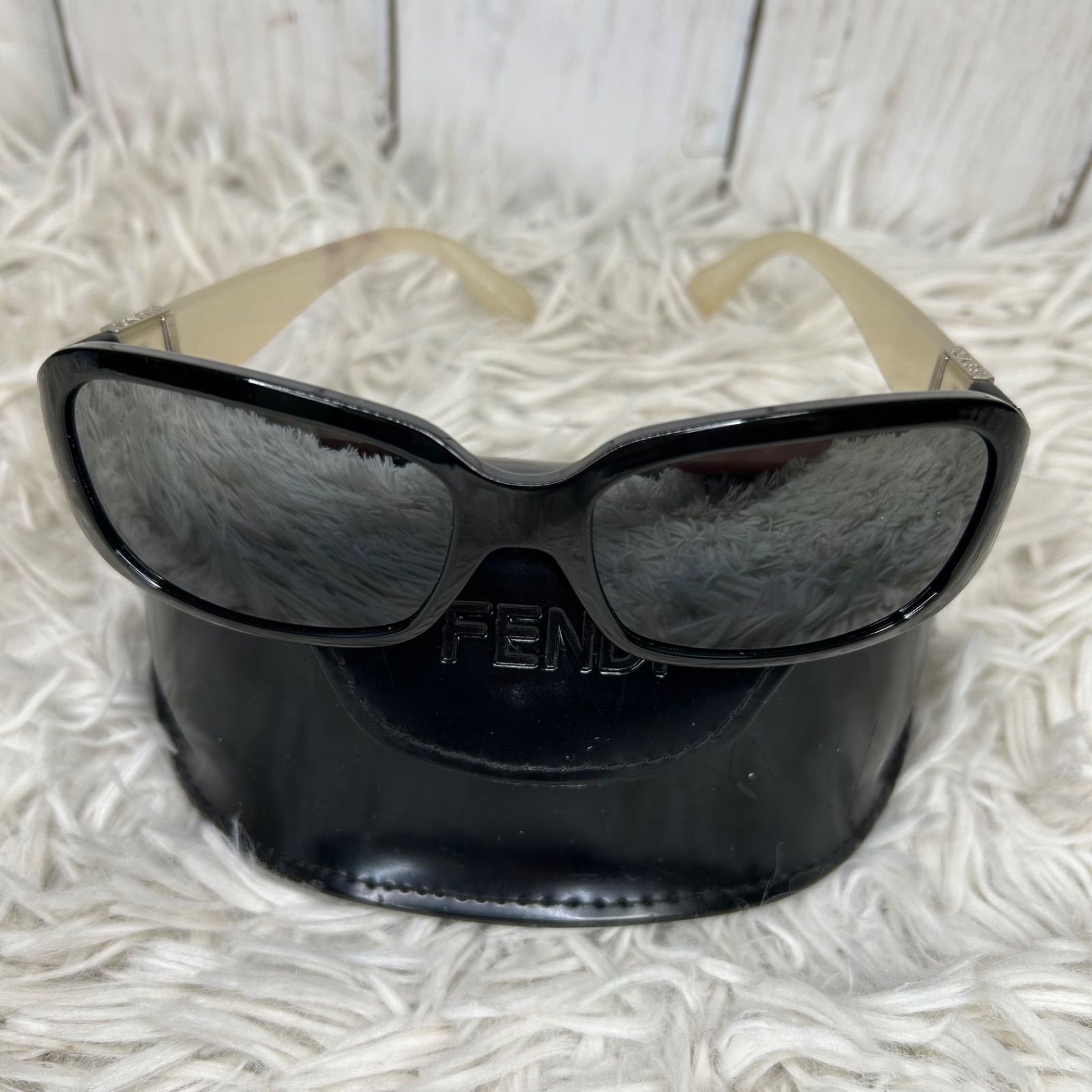 FENDI フェンディ プラスチック サングラス FS385 ホワイト ブラック 