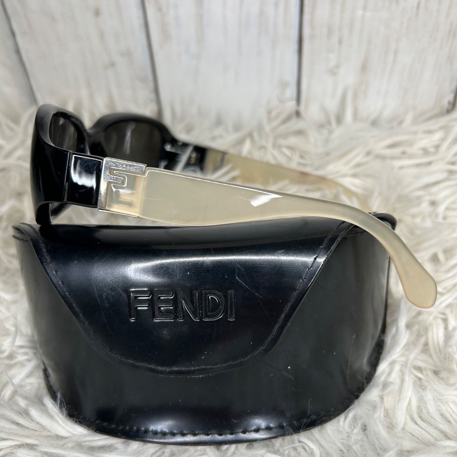 FENDI フェンディ プラスチック サングラス FS385 ホワイト ブラック 