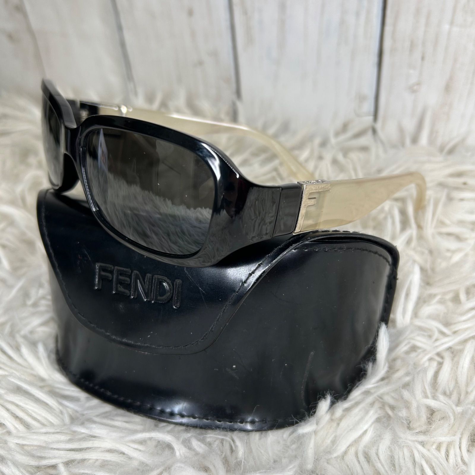 FENDI フェンディ プラスチック サングラス FS385 ホワイト ブラック 