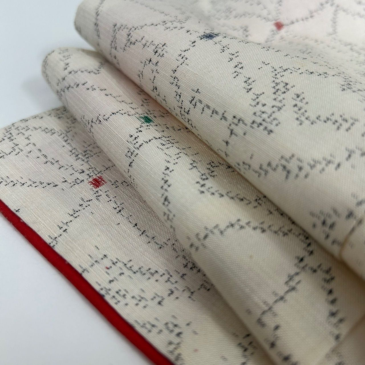 十日町紬 裄66 リーフの絣柄 真綿 正絹 着物 MK-2142 - メルカリ