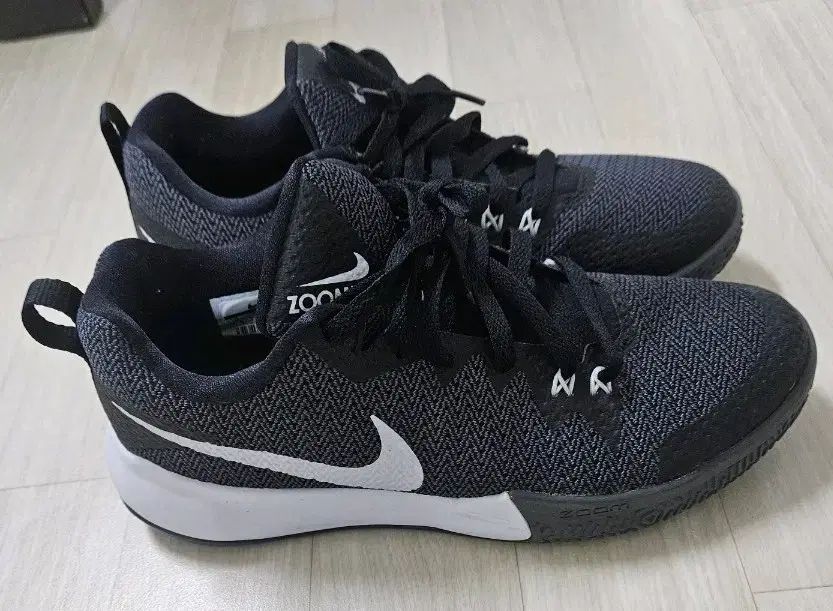 ナイキ ズーム トレーナー スニーカー