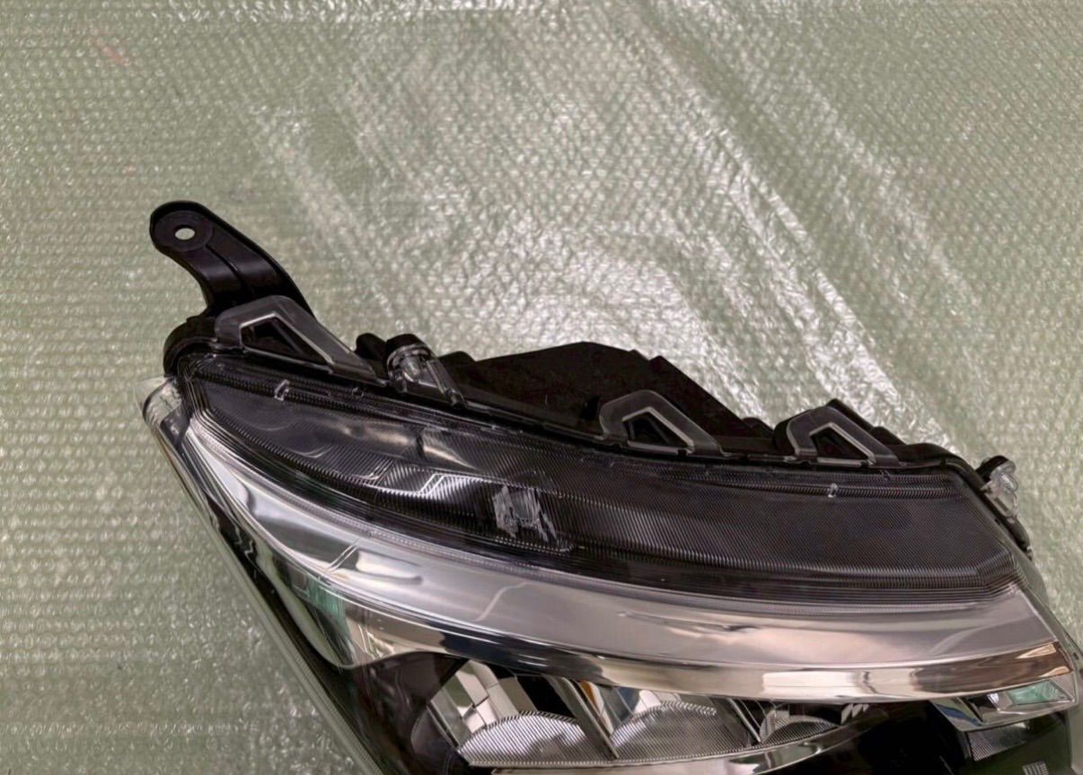 2511-29-05 トヨタ ルーミー M900A/M910A 後期 純正 LED 右 ヘッド