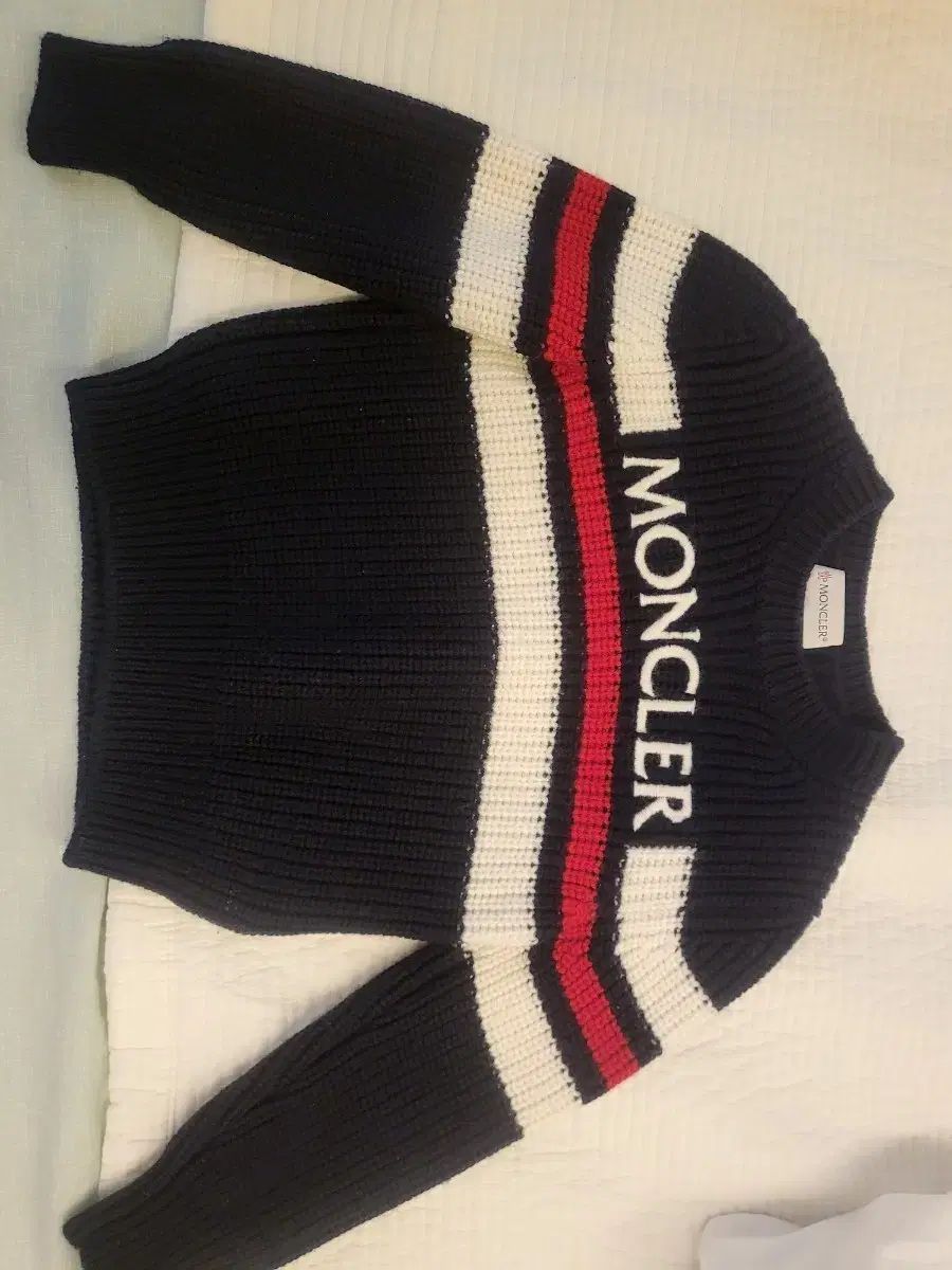 モンクレールキッズ ニット 6y ユニセックス 正規品 23/24シーズン モンクレールキッズ ニット 6y ユニセックス 正規品 23/24シーズン
