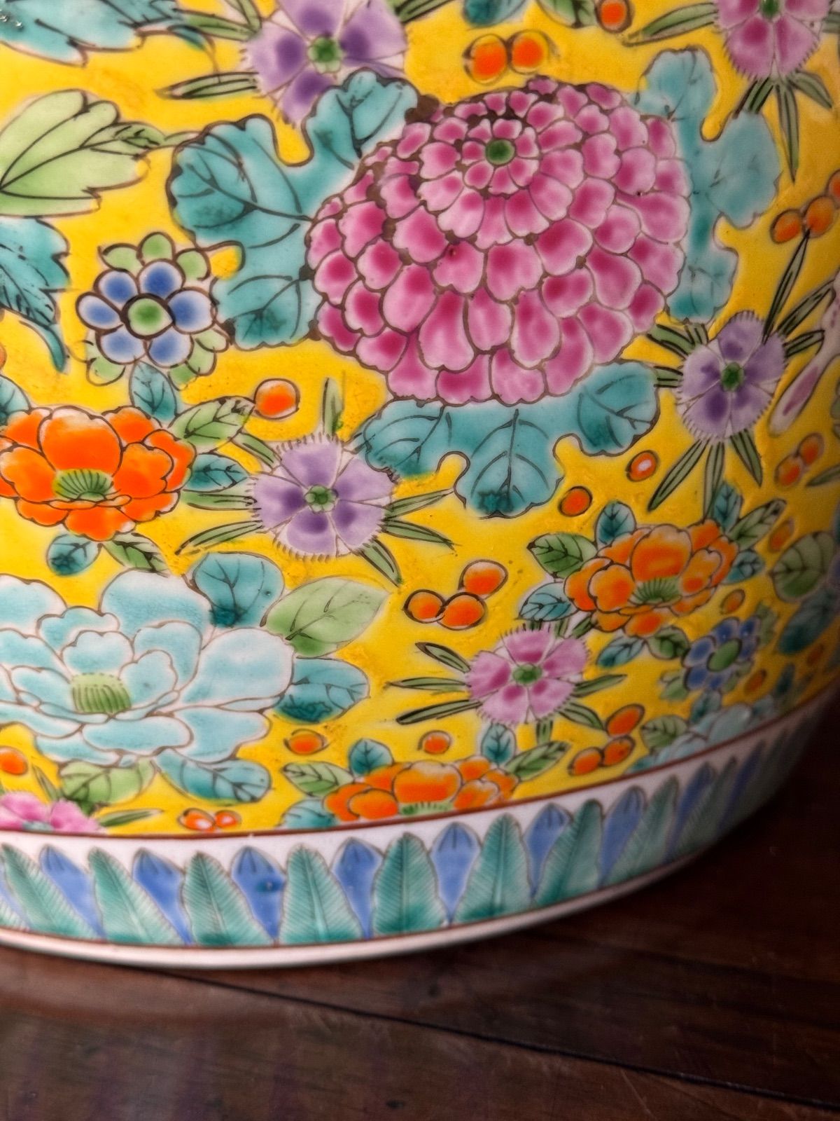 大正期 有田焼 十錦手火鉢/手焙り 百花繚乱蝶図 プランターにも