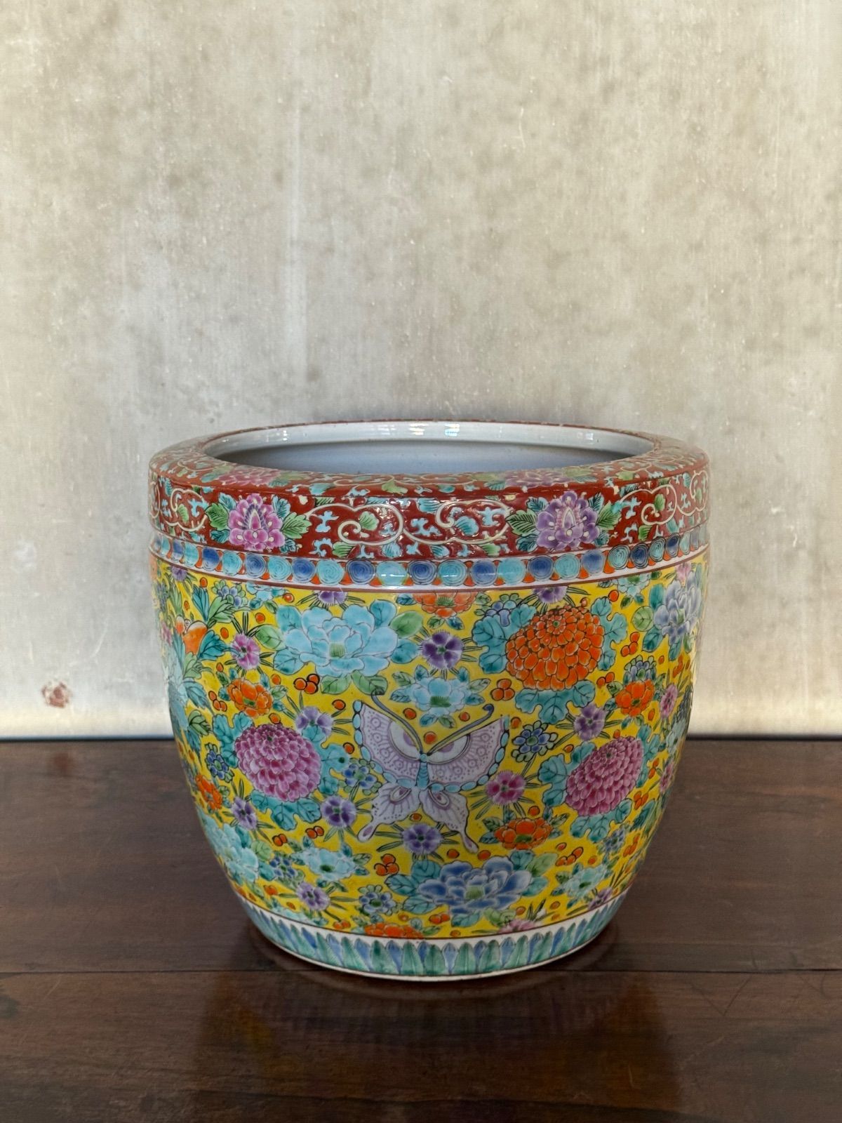 大正期 有田焼 十錦手火鉢/手焙り 百花繚乱蝶図 プランターにも