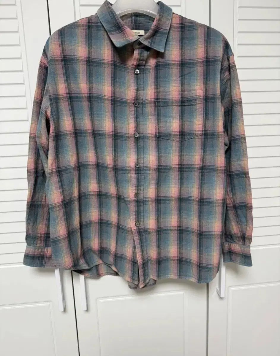 アビエムア カン ミンギョン チェック シャツ