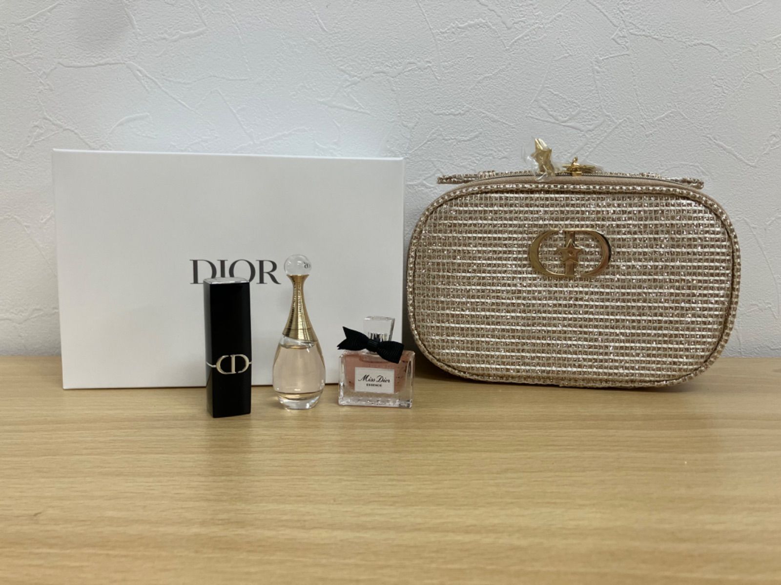 K/ ディオール クリスマス2025コフレ ポーチセット - メルカリ