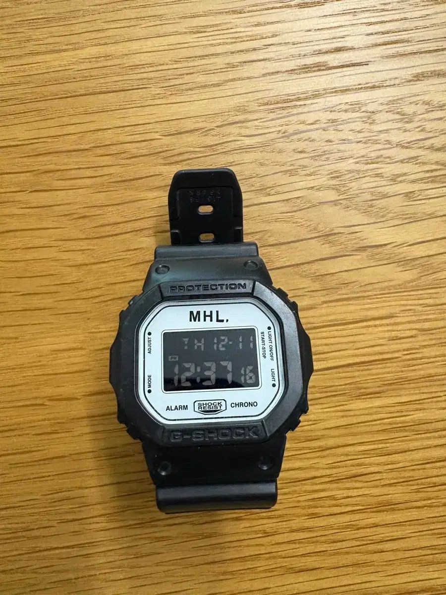 MHL マーガレットハウエル x ジーショック 時計