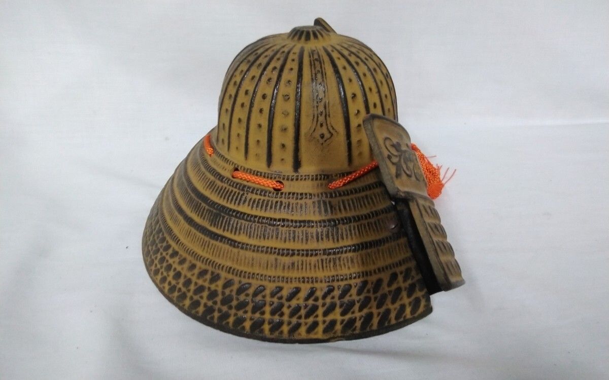 【昭和レトロ】鉄兜　米軍　アンティーク 鉄錆色漆塗置手拭形雑賀兜 | 古裂會 (こぎれかい)