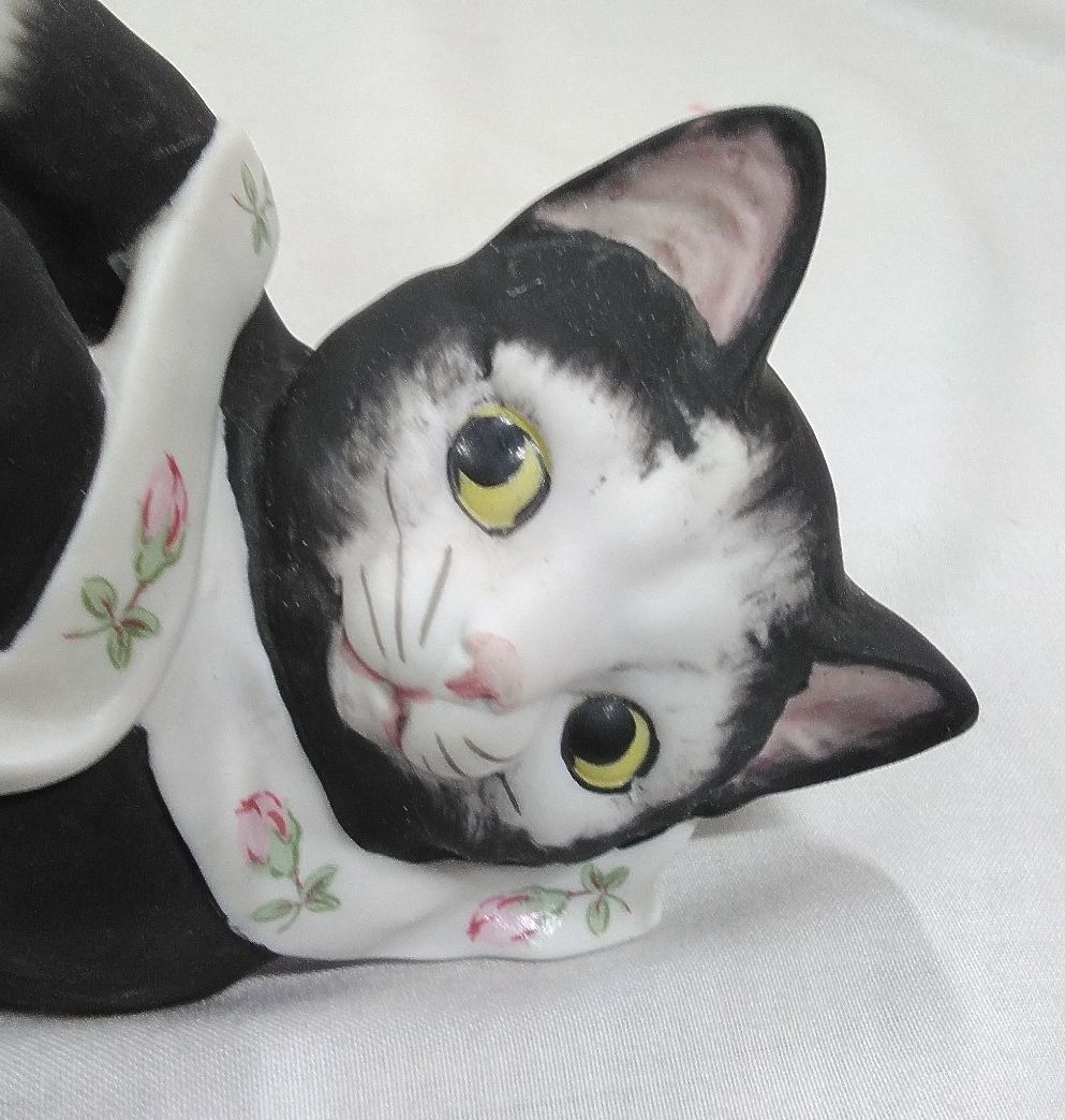 ペア猫さん(昭和レトロ オス白、メス黒) c9b8c0409003e8b4219369b25baa80