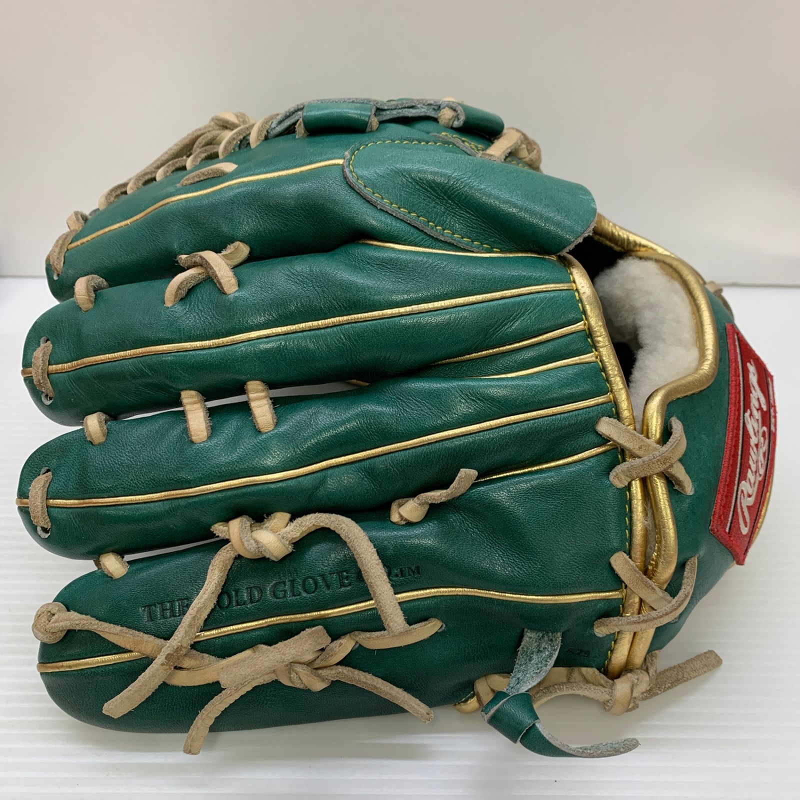 グローブ ピッチャー