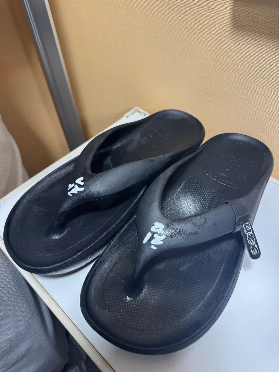 침착맨 トーアンドトー ビーチサンダル 280